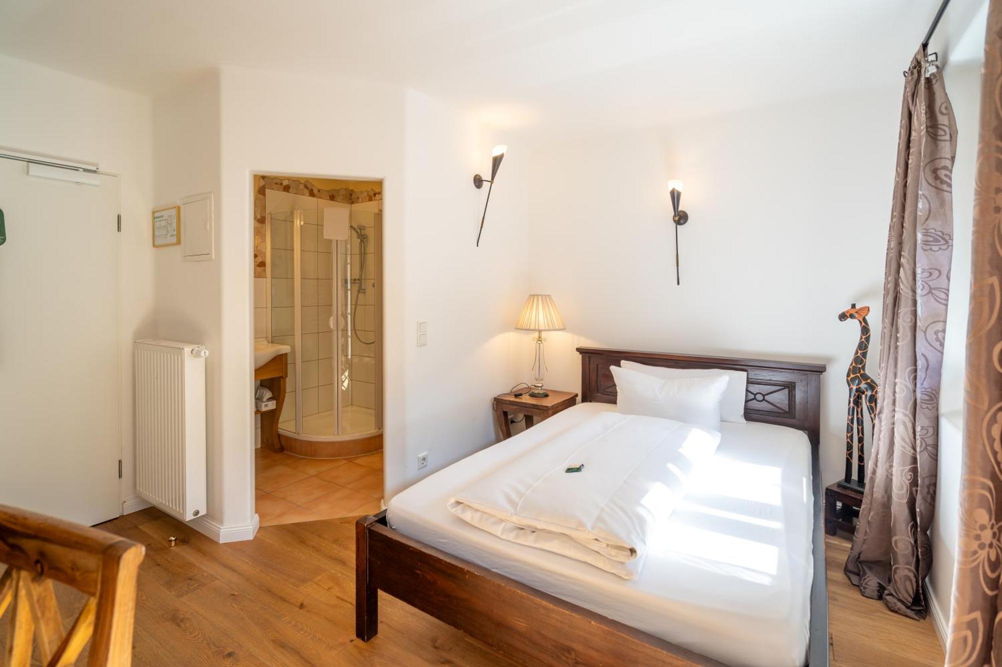 Landhaus Hotel Wolfratshausen Exteriör bild