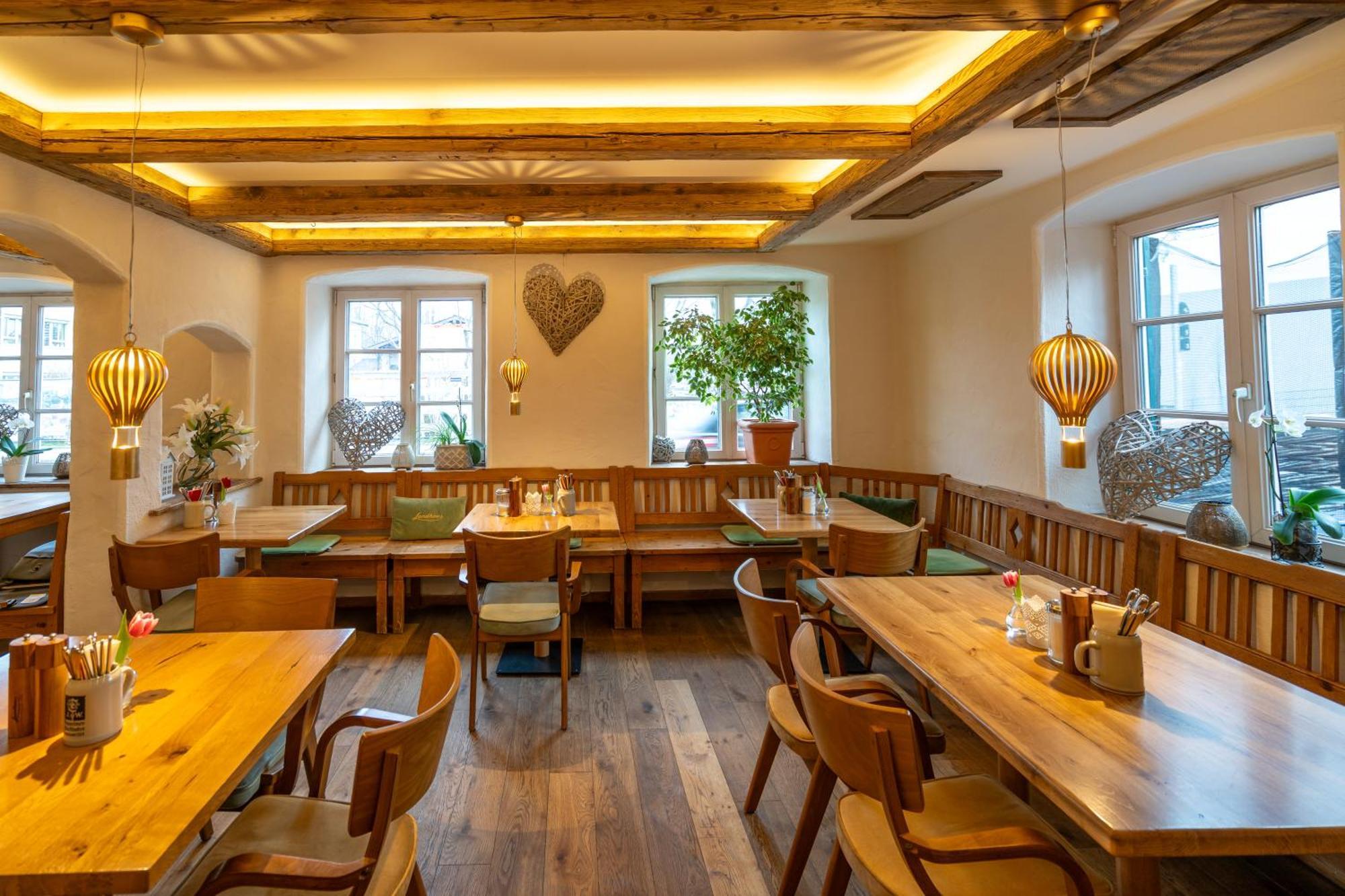 Landhaus Hotel Wolfratshausen Exteriör bild