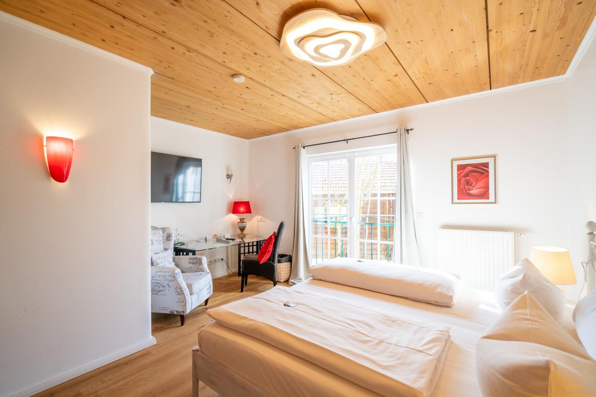 Landhaus Hotel Wolfratshausen Exteriör bild