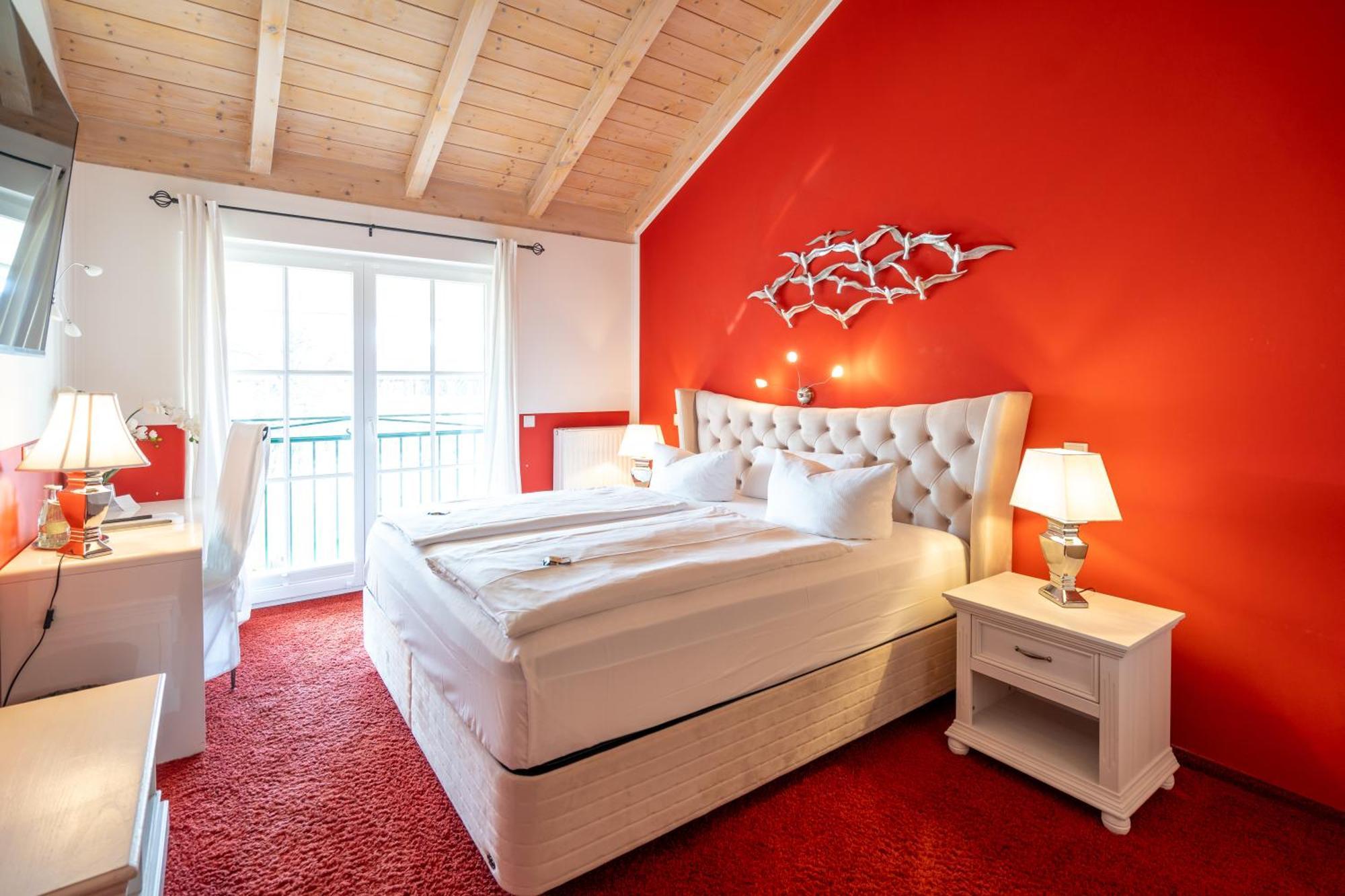 Landhaus Hotel Wolfratshausen Exteriör bild