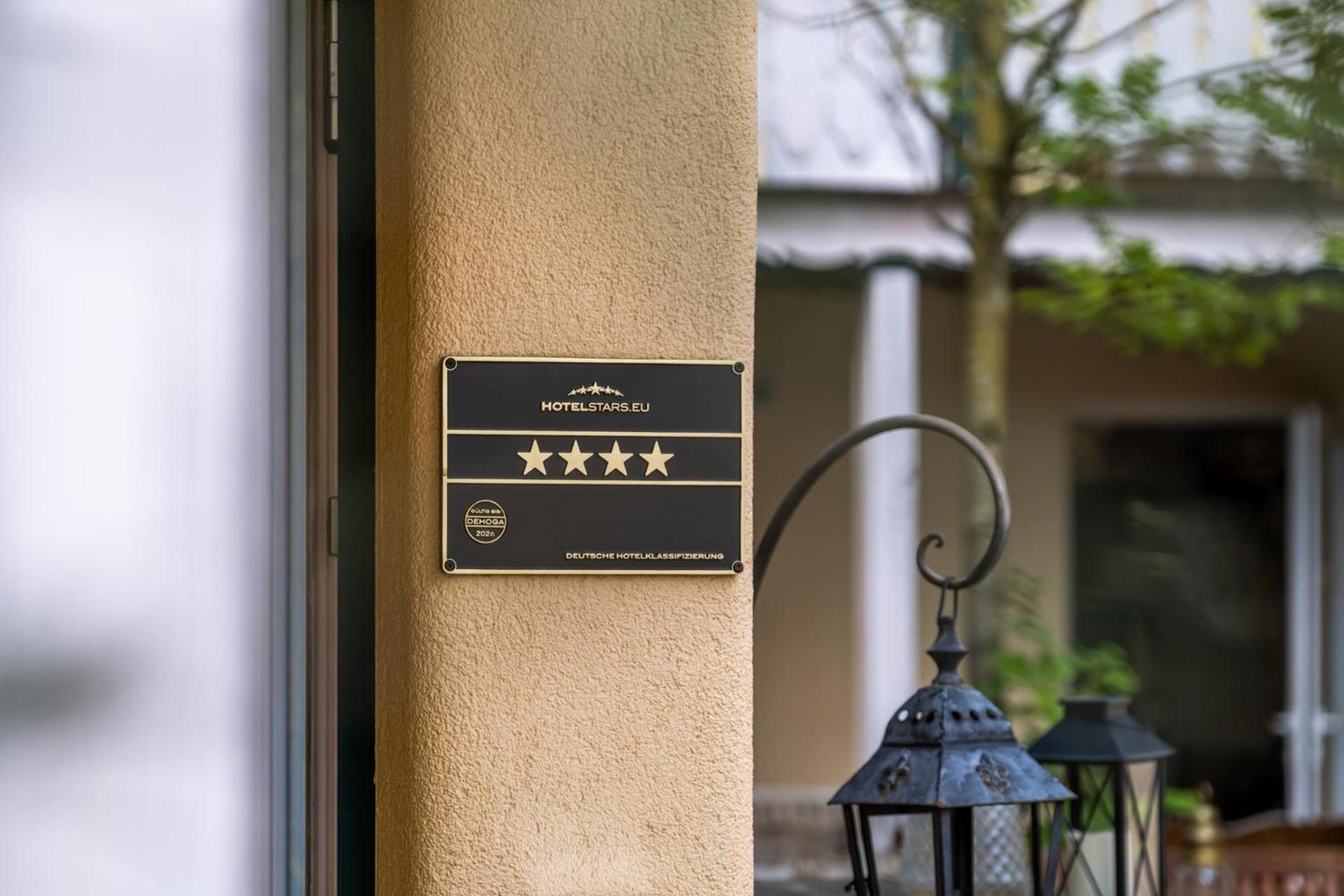 Landhaus Hotel Wolfratshausen Exteriör bild