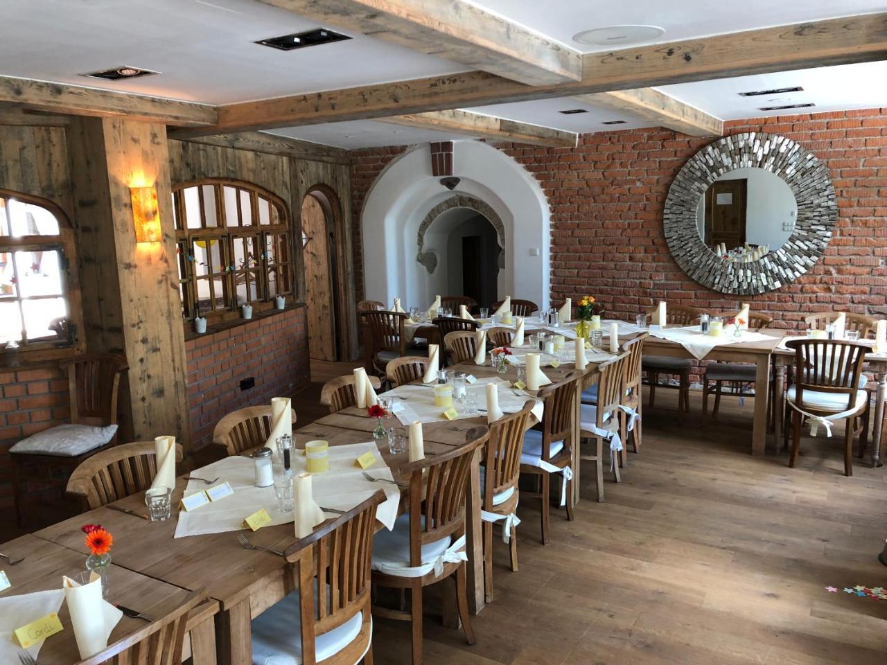 Landhaus Hotel Wolfratshausen Exteriör bild